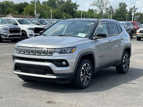 Used 2022 Jeep Compass Limited image 7