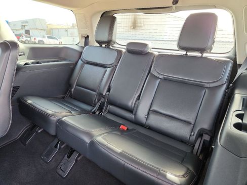 Used 2025 Ford Expedition Platinum AWD/4WD image 9