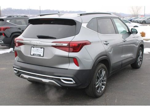 Used 2023 Kia Seltos S w/ Navigation Package image 3