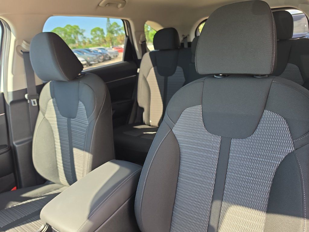 New 2026 Kia Sorento LX FWD image 21