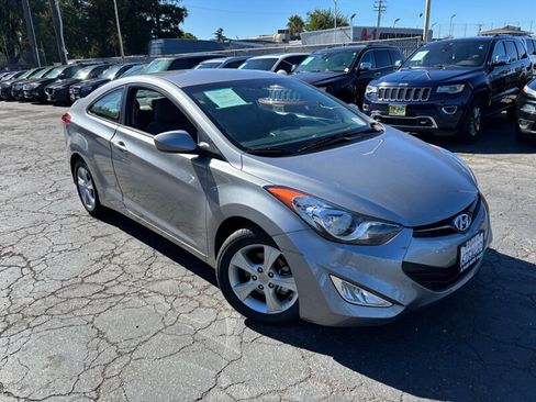 Used 2013 Hyundai Elantra FWD image 2