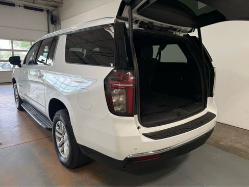 Used 2024 Chevrolet Suburban LT AWD/4WD image 4