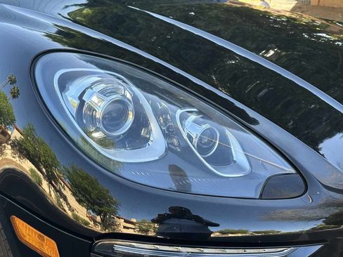 Used 2018 Porsche Macan image 56