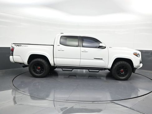 Used 2022 Toyota Tacoma TRD Sport w/ Technology Package RWD image 7