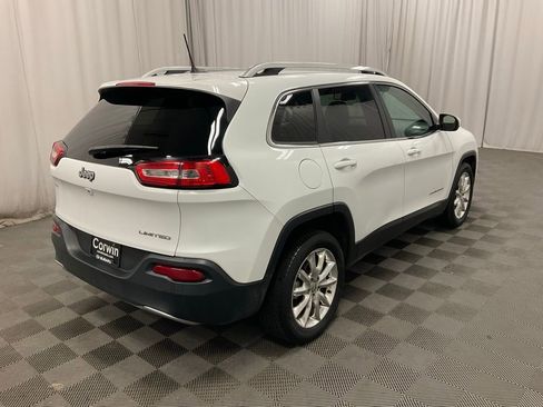 Used 2016 Jeep Cherokee Limited image 2
