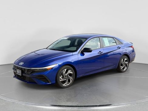 Certified 2025 Hyundai Elantra Sport FWD image 8