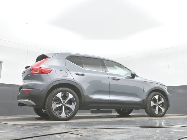 Used 2023 Volvo XC40 B4 Ultimate FWD image 35