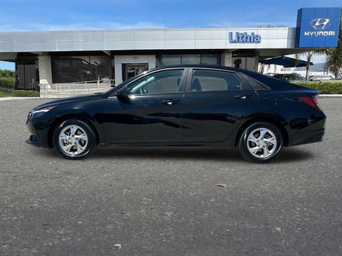 Used 2023 Hyundai Elantra SE FWD image 6