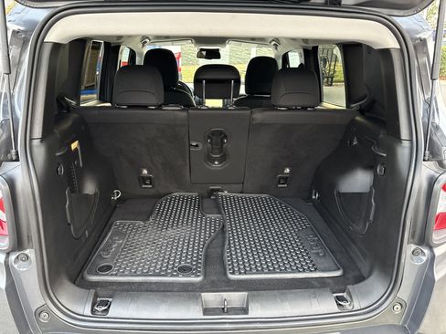 Used 2022 Jeep Renegade Trailhawk image 34