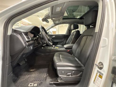Used 2020 Audi Q5 e Premium Plus w/ Premium Plus Package image 18