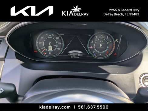 Used 2018 Jaguar E-PACE R-Dynamic SE image 23