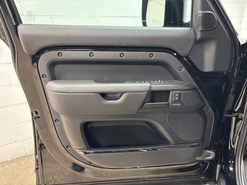 New 2026 Land Rover Defender 110 OCTA AWD/4WD image 25