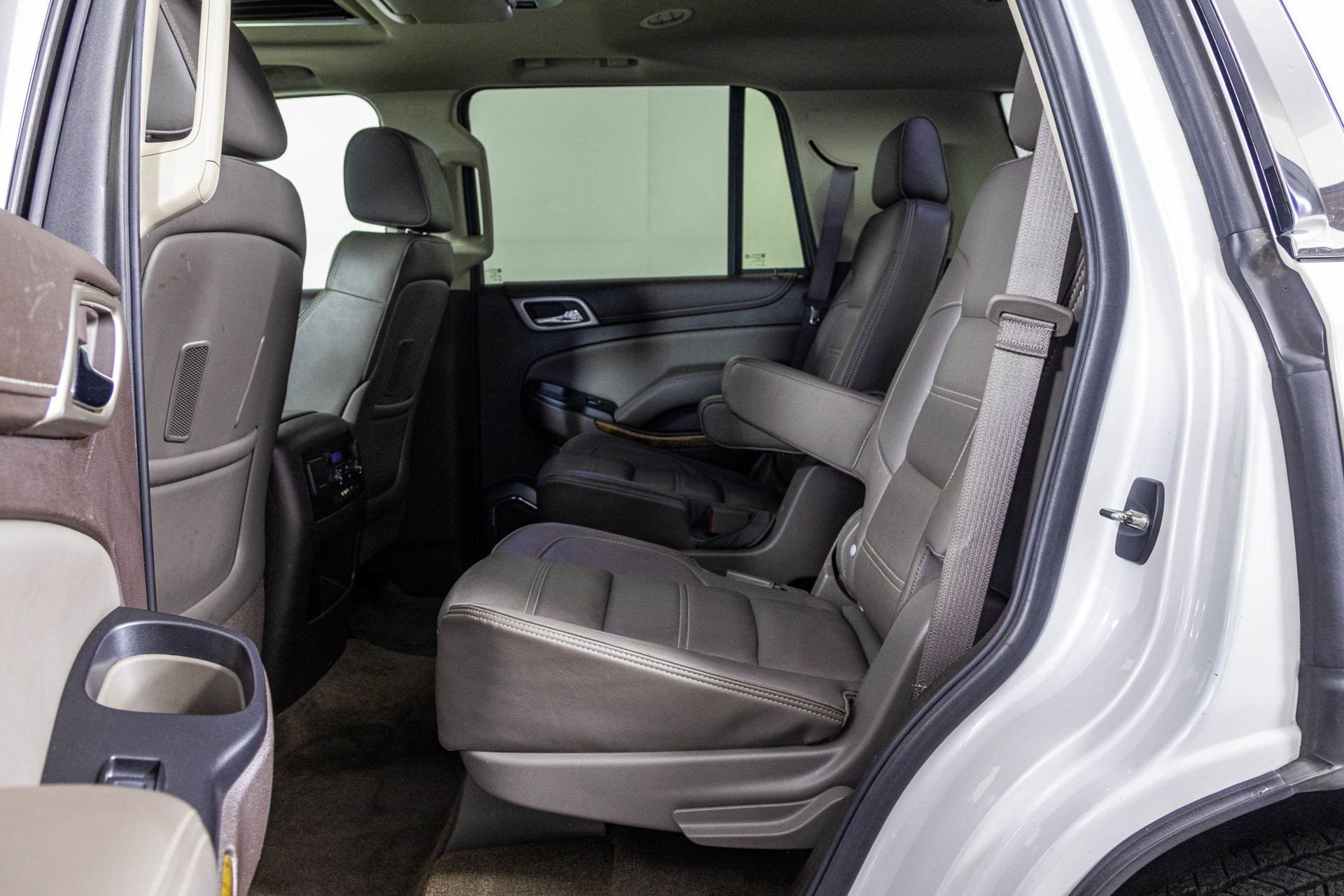 Used 2016 GMC Yukon Denali w/ Open Road Package AWD/4WD image 47