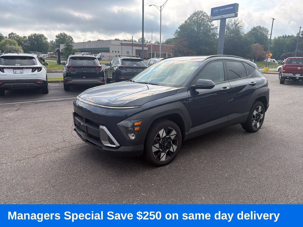 Used 2025 Hyundai Kona SEL AWD/4WD image 2