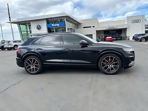 Used 2020 Audi Q8 Prestige AWD/4WD image 2