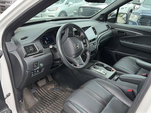 Used 2023 Honda Passport TrailSport image 37