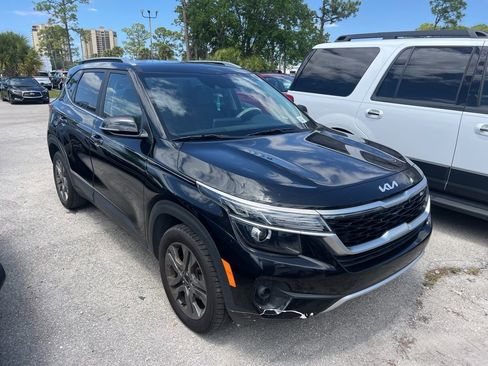 Certified 2023 Kia Seltos S image 3