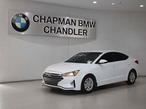 Used 2020 Hyundai Elantra SE image 1