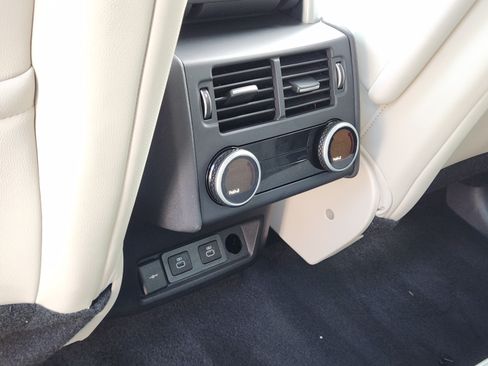 Used 2025 Land Rover Discovery S AWD/4WD image 28
