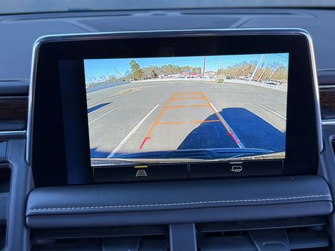 Used 2023 Chevrolet Suburban Premier image 23