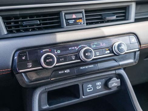 Used 2025 Honda Pilot Sport image 20