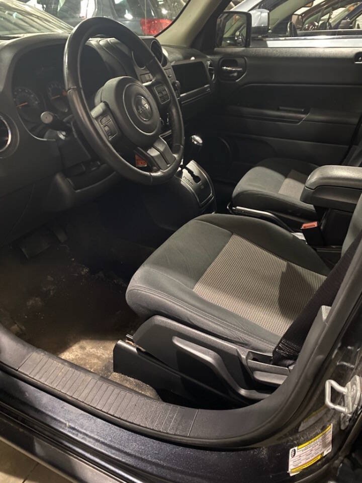Used 2014 Jeep Patriot Latitude AWD/4WD image 8