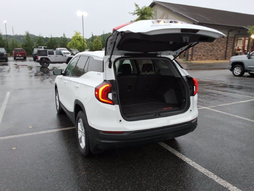 Used 2019 GMC Terrain SLE w/ LPO, Floor Liner Package AWD/4WD image 15