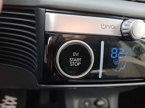 Certified 2022 Hyundai Ioniq 5 SE image 24