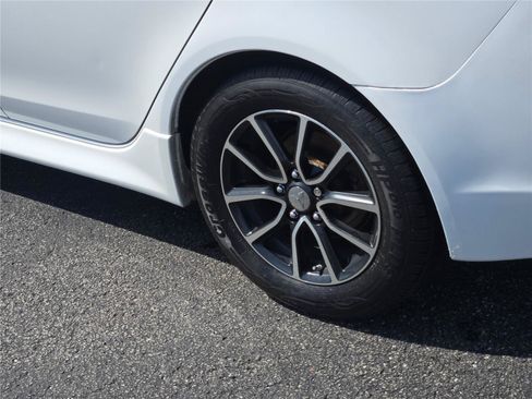 Used 2017 Mitsubishi Lancer ES FWD image 18