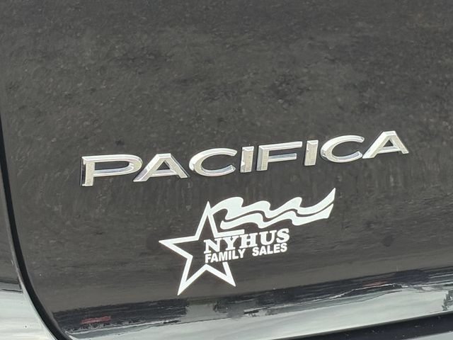 Used 2025 Chrysler Pacifica Select FWD image 21