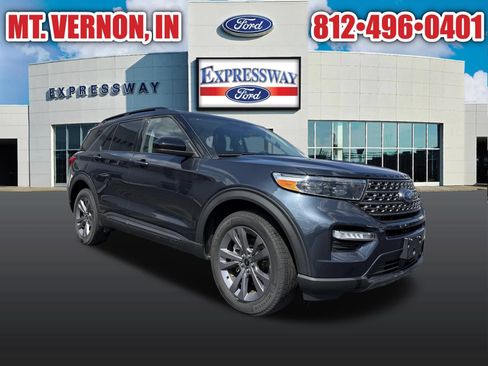 Used 2024 Ford Explorer XLT AWD/4WD image 12