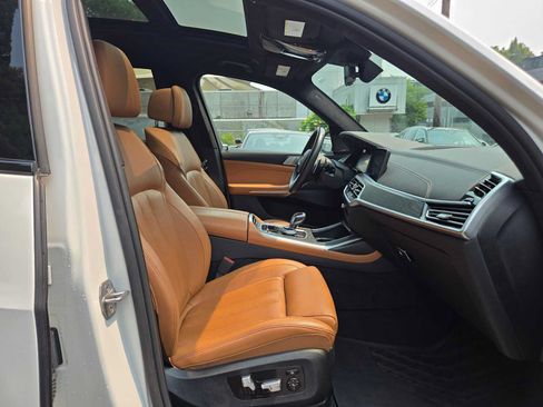 Used 2021 BMW X7 M50i AWD/4WD image 11
