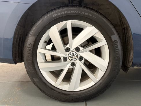 Used 2018 Volkswagen Passat 2.0T SE FWD image 9