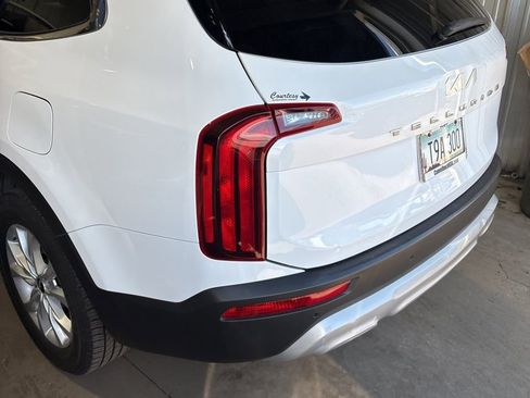 Used 2022 Kia Telluride LX FWD image 5