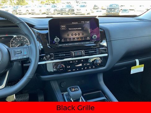 New 2025 Nissan Pathfinder SV w/ Black Appearance Package image 9