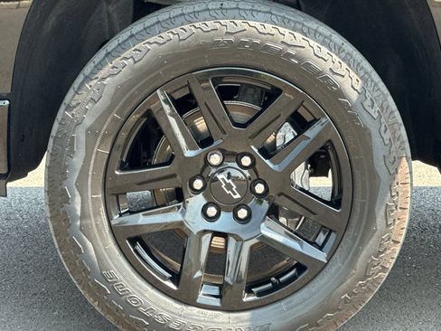 Used 2023 Chevrolet Silverado 1500 LT Trail Boss w/ LT Trail Boss Premium Package AWD/4WD image 31