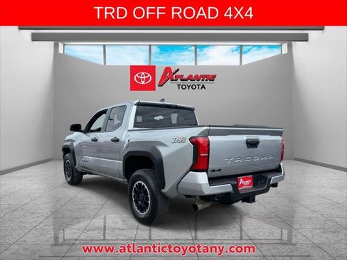 Certified 2024 Toyota Tacoma TRD Off-Road AWD/4WD image 6