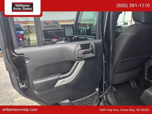 Used 2018 Jeep Wrangler Unlimited Sahara w/ Max Tow Package AWD/4WD image 12