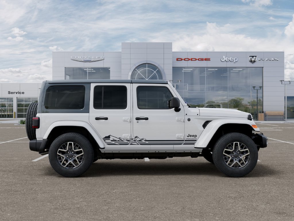 New 2026 Jeep Wrangler Unlimited Sahara w/ Rockslide Package AWD/4WD image 21