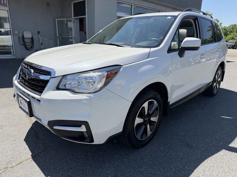 Used 2017 Subaru Forester 2.5i Premium AWD/4WD image 3