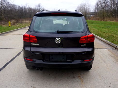 Used 2016 Volkswagen Tiguan S image 8