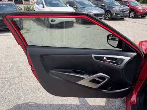 Used 2016 Hyundai Veloster w/ Option Group 02 FWD image 10