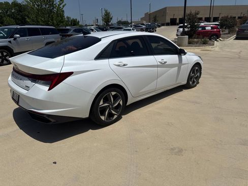 Used 2021 Hyundai Elantra Limited w/ Cargo Package FWD image 3