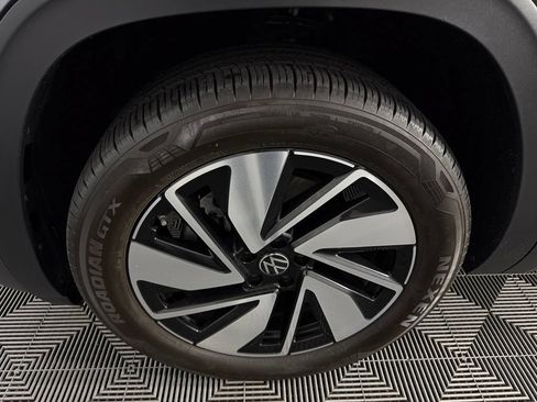 Used 2024 Volkswagen Atlas SE FWD image 12