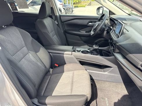 Used 2024 Nissan Rogue SV AWD/4WD image 23