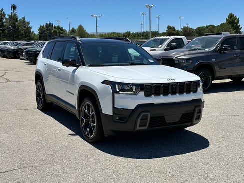 New 2026 Jeep Cherokee Overland w/ Trailer Tow Group AWD/4WD image 10