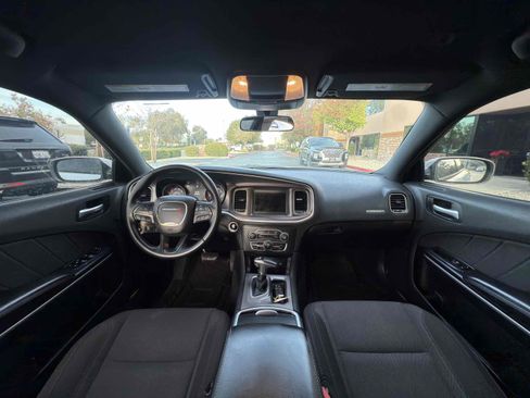 Used 2019 Dodge Charger SXT image 24