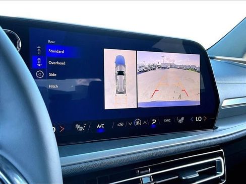 New 2026 Chevrolet Traverse LT w/ Sun and Wheel Package AWD/4WD image 16