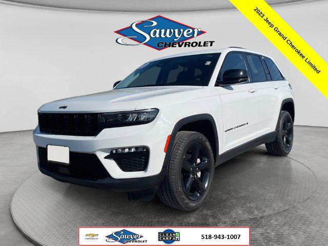 Used 2023 Jeep Grand Cherokee Limited w/ Black Appearance Package AWD/4WD image 1
