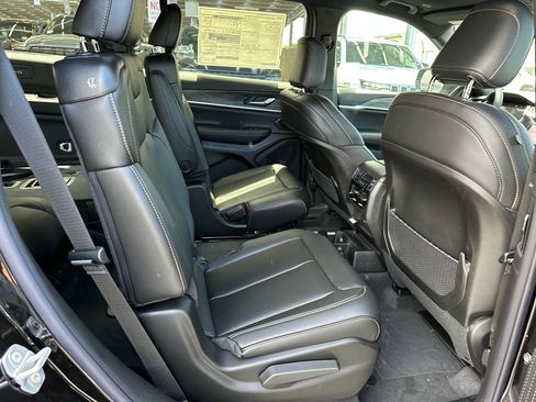 New 2026 Jeep Grand Cherokee L Limited AWD/4WD image 16